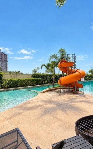 Apartamento à venda com 59m², 2 quartos e 2 vagas Apartamento à venda com 59m², 2 quartos e 2 vagasÁrea comum - Piscina