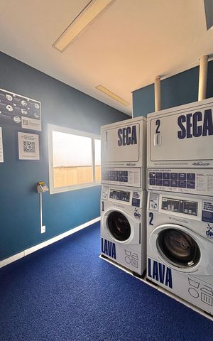 Apartamento à venda com 59m², 2 quartos e 2 vagas Apartamento à venda com 59m², 2 quartos e 2 vagasÁrea comum - Lavanderia