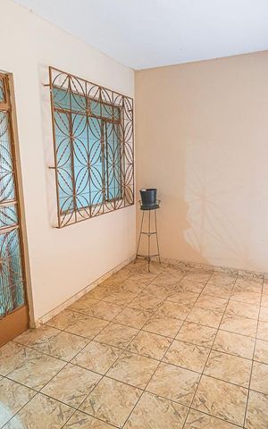 Casa para alugar com 360m², 4 quartos e 3 vagas Casa para alugar com 360m², 4 quartos e 3 vagasVaranda