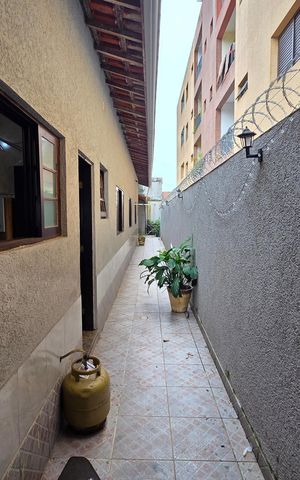 Casa para alugar com 130m², 3 quartos e 2 vagasQuintal