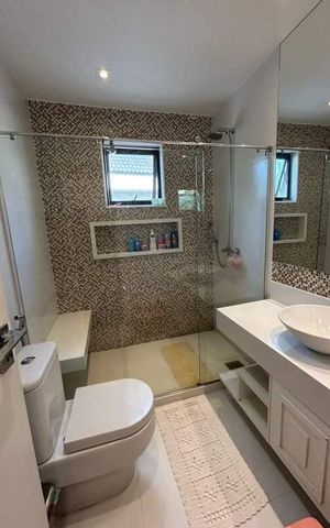 Casa à venda com 338m², 4 quartos e 5 vagas
