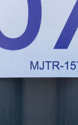 Casa à venda com 50m², 4 quartos e 6 vagas Casa à venda com 50m², 4 quartos e 6 vagasPlaca instalada no dia 28-09-2026, com o codigo MJTR-157