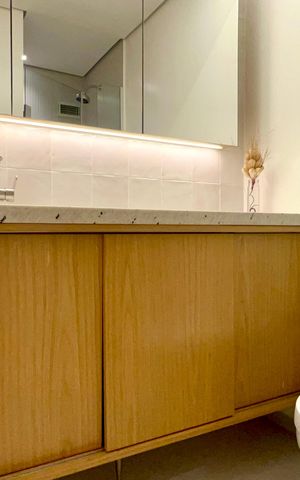 Apartamento para alugar com 100m², 2 quartos e 2 vagas Apartamento para alugar com 100m², 2 quartos e 2 vagasBanheiro da Suíte 1