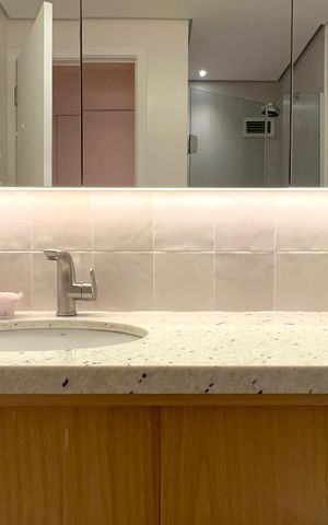 Apartamento para alugar com 100m², 2 quartos e 2 vagas Apartamento para alugar com 100m², 2 quartos e 2 vagasBanheiro da Suíte 1