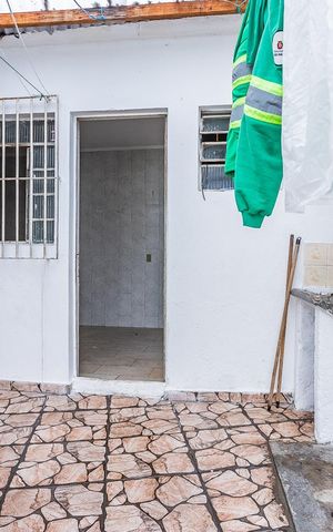 Casa para alugar com 25m², 1 quarto e sem vaga Casa para alugar com 25m², 1 quarto e sem vagaEntrada