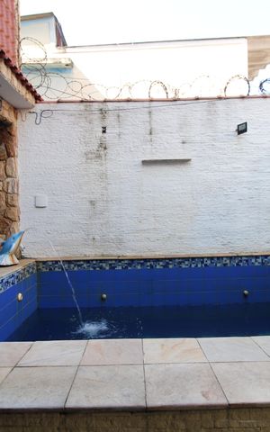 Casa à venda com 320m², 4 quartos e 2 vagasPiscina
