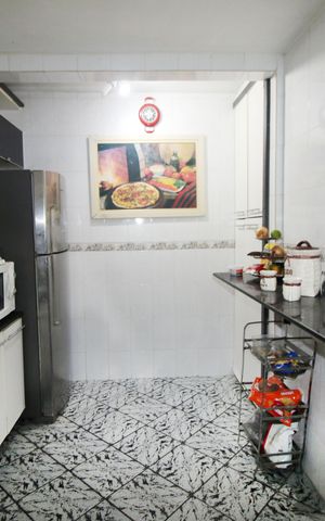 Casa à venda com 320m², 4 quartos e 2 vagasCozinha