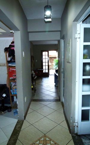Casa à venda com 320m², 4 quartos e 2 vagasSala - Corredor