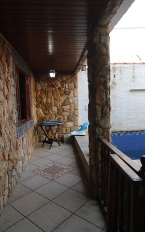 Casa à venda com 320m², 4 quartos e 2 vagasVaranda 2 - Piscina