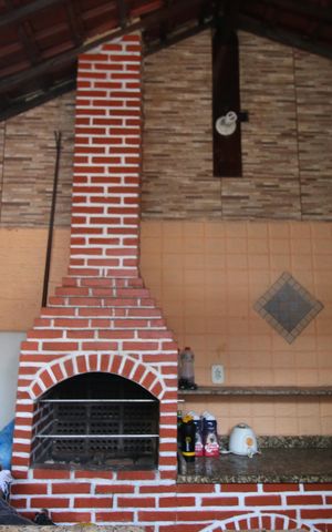 Casa à venda com 320m², 4 quartos e 2 vagasChurrasqueira