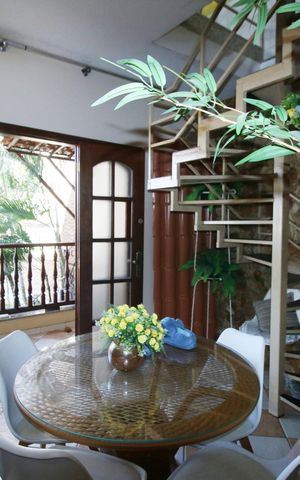 Casa à venda com 320m², 4 quartos e 2 vagasSala - 2º piso