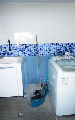 Casa à venda com 320m², 4 quartos e 2 vagasLavanderia