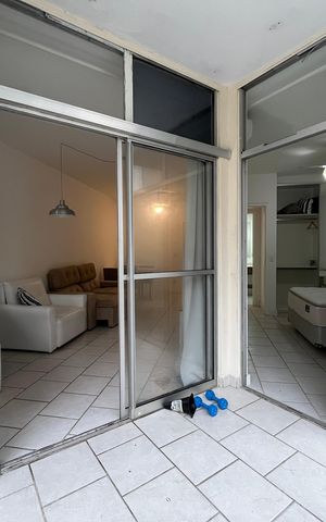 Apartamento à venda com 52m², 1 quarto e 1 vaga Apartamento à venda com 52m², 1 quarto e 1 vagaVaranda