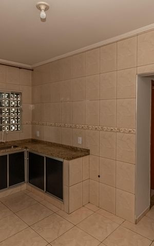 Casa para alugar com 95m², 2 quartos e 2 vagasCozinha 