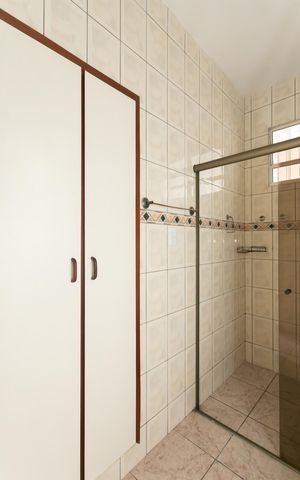 Casa para alugar com 256m², 3 quartos e 7 vagas Casa para alugar com 256m², 3 quartos e 7 vagasBanheiro 1