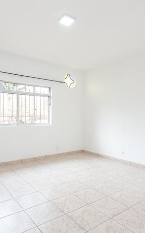 Casa para alugar com 256m², 3 quartos e 7 vagas Casa para alugar com 256m², 3 quartos e 7 vagasSala