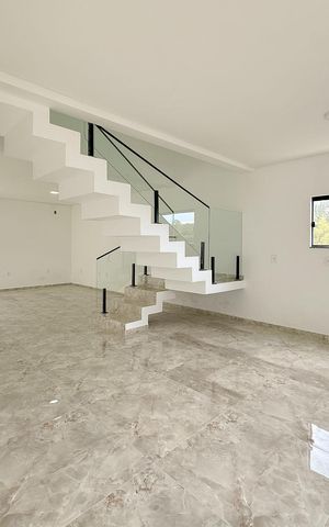 Casa para alugar com 157m², 3 quartos e 2 vagasSala