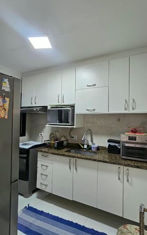 Apartamento para alugar com 73m², 3 quartos e 2 vagas Apartamento para alugar com 73m², 3 quartos e 2 vagasCozinha e Área de Serviço