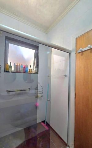 Casa à venda com 140m², 3 quartos e 4 vagas Casa à venda com 140m², 3 quartos e 4 vagasSuíte - Banheiro