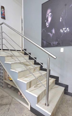 Casa à venda com 140m², 3 quartos e 4 vagas Casa à venda com 140m², 3 quartos e 4 vagasSala