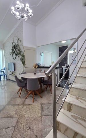 Casa à venda com 140m², 3 quartos e 4 vagas Casa à venda com 140m², 3 quartos e 4 vagasSala