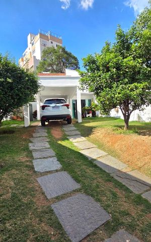 Casa à venda com 140m², 3 quartos e 4 vagas Casa à venda com 140m², 3 quartos e 4 vagasFachada