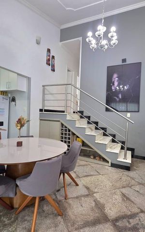 Casa à venda com 140m², 3 quartos e 4 vagas Casa à venda com 140m², 3 quartos e 4 vagasSala