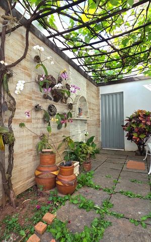 Casa à venda com 140m², 3 quartos e 4 vagas Casa à venda com 140m², 3 quartos e 4 vagasJardim