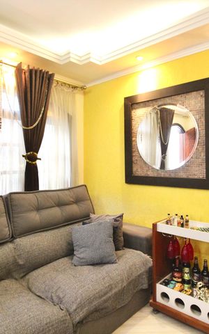 Casa à venda com 142m², 3 quartos e 2 vagas Casa à venda com 142m², 3 quartos e 2 vagasSala