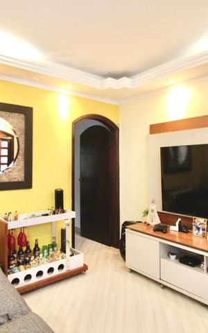 Casa à venda com 142m², 3 quartos e 2 vagas Casa à venda com 142m², 3 quartos e 2 vagasSala