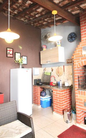 Casa à venda com 142m², 3 quartos e 2 vagas Casa à venda com 142m², 3 quartos e 2 vagasChurrasqueira