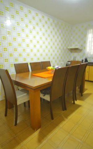Casa à venda com 200m², 3 quartos e 2 vagasCozinha 