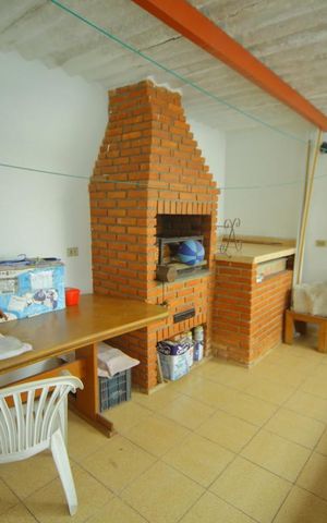 Casa à venda com 200m², 3 quartos e 2 vagasÁrea externa