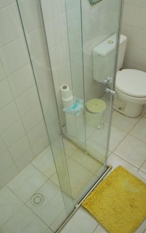 Casa à venda com 200m², 3 quartos e 2 vagasBanheiro da Suíte 