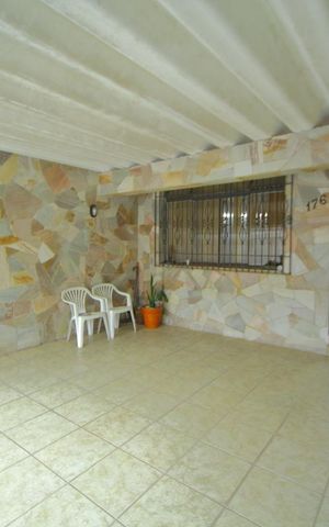 Casa à venda com 200m², 3 quartos e 2 vagasGaragem 