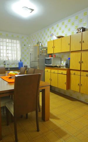 Casa à venda com 200m², 3 quartos e 2 vagasCozinha 