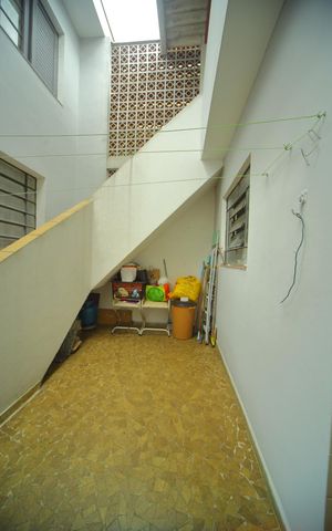 Casa à venda com 200m², 3 quartos e 2 vagasÁrea de serviço 