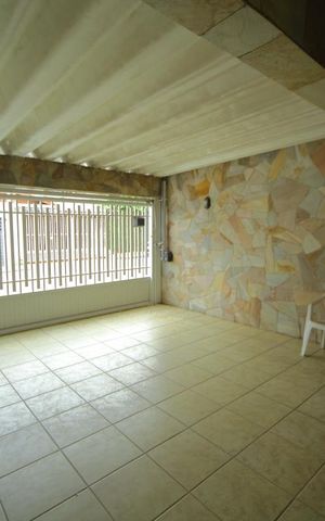 Casa à venda com 200m², 3 quartos e 2 vagasGaragem 