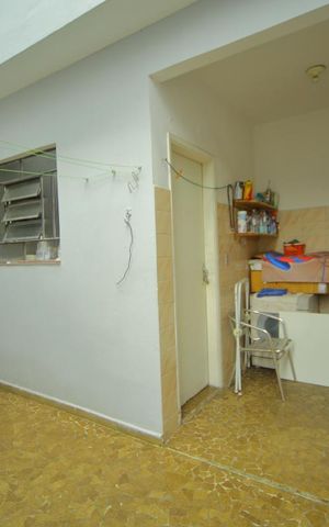 Casa à venda com 200m², 3 quartos e 2 vagasÁrea de serviço 