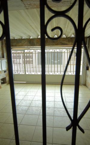 Casa à venda com 200m², 3 quartos e 2 vagasSala- vista 