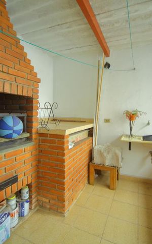 Casa à venda com 200m², 3 quartos e 2 vagasÁrea externa