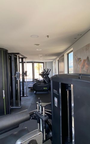 Studio para alugar com 33m², 1 quarto e 1 vaga Studio para alugar com 33m², 1 quarto e 1 vagaÁrea comum - Academia