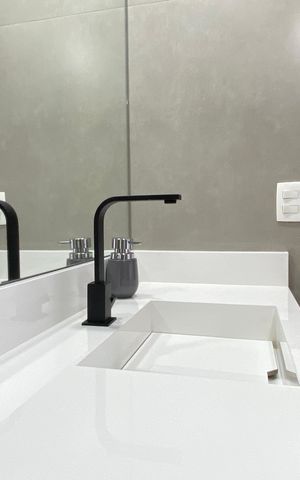 Studio para alugar com 33m², 1 quarto e 1 vaga Studio para alugar com 33m², 1 quarto e 1 vagaBanheiro