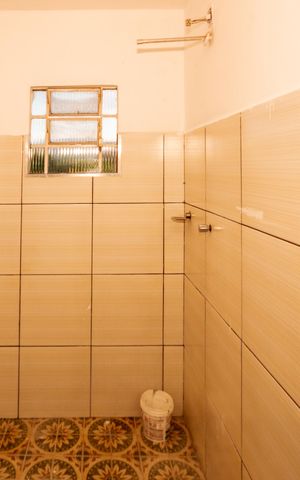 Casa à venda com 180m², 2 quartos e sem vagaBanheiro