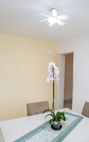 Casa à venda com 300m², 2 quartos e 6 vagasSala