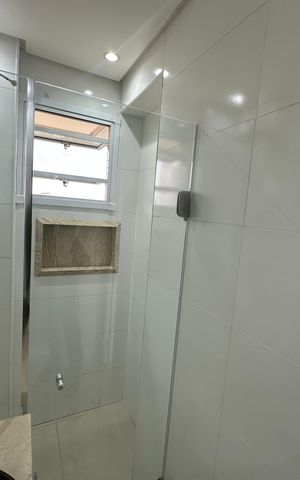 Apartamento para alugar com 105m², 2 quartos e 2 vagas Apartamento para alugar com 105m², 2 quartos e 2 vagasBanheiro da Suíte 1