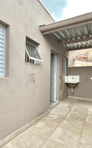 Casa para alugar com 70m², 2 quartos e 1 vaga Casa para alugar com 70m², 2 quartos e 1 vagaÁrea de Serviço