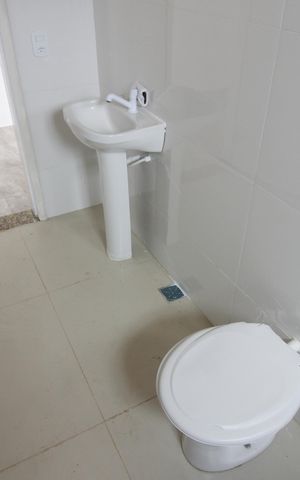 Casa para alugar com 270m², 4 quartos e 4 vagasBanheiro 2