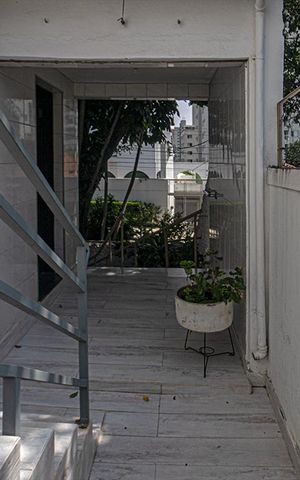 Casa à venda com 210m², 3 quartos e 4 vagas Casa à venda com 210m², 3 quartos e 4 vagashall de entrada_1