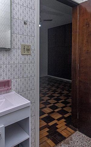 Casa à venda com 210m², 3 quartos e 4 vagas Casa à venda com 210m², 3 quartos e 4 vagasbanheiro na suíte_4